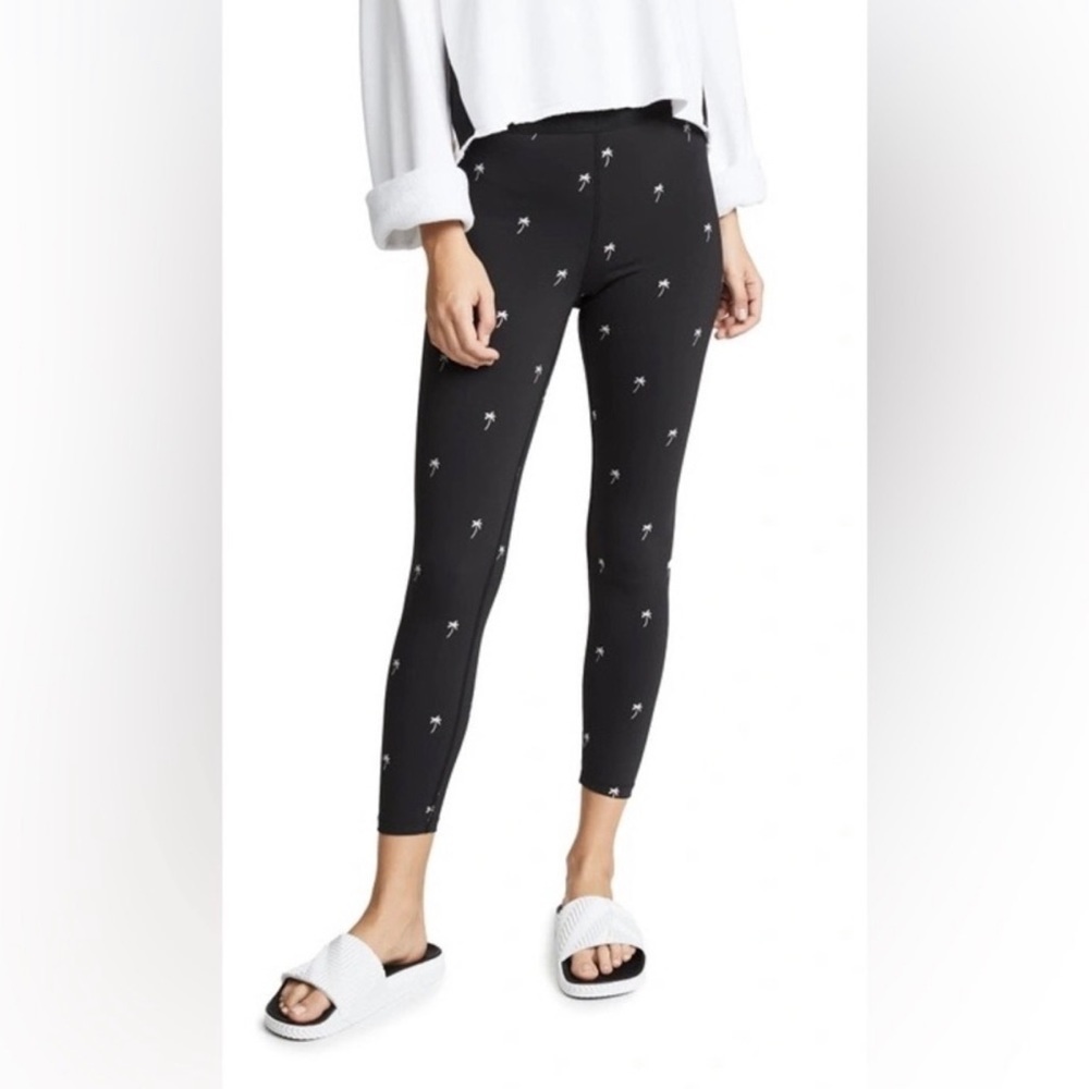 Alala Base Leggings Embroidered Palm Navy High Rise
Waist Blue black medium